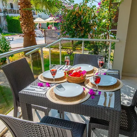 Sunset Club Aqualettings Mermaid 37 *